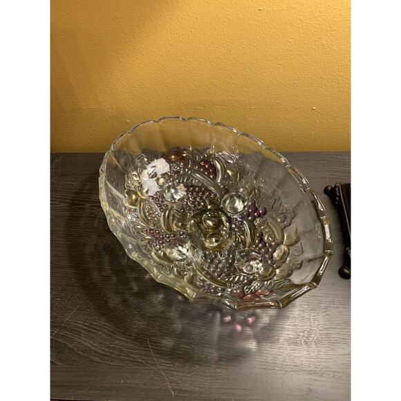 Vintage Indiana Glass Clear Footed‎ Fruit/Salad Oval Iridesent Bowl Grape Color - Picture 1 of 9